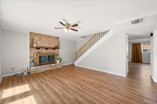 2402 Woodlawn Dr, Ennis, TX 75119 - Photo 9