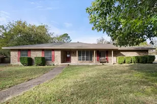 2812 Winfield Dr, Corsicana, TX 75110 - Photo 1