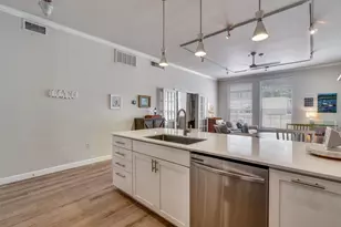 2305 Worthington St, Dallas, TX 75204 - Photo 9