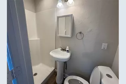 1409 N Highland Avenue, Sherman, TX 75092 - Photo 11