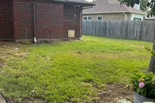 604 Oak Meadow Dr, Grand Prairie, TX 75052 - Photo 23