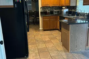 604 Oak Meadow Dr, Grand Prairie, TX 75052 - Photo 5