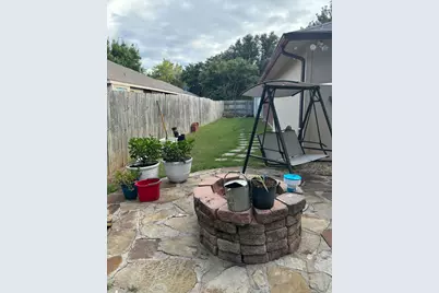 604 Oak Meadow Drive, Grand Prairie, TX 75052 - Photo 23