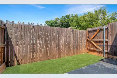 618 W Collins Street, Denton, TX 76201 - Photo 23