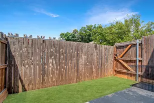 618 W Collins St, Denton, TX 76201 - Photo 23