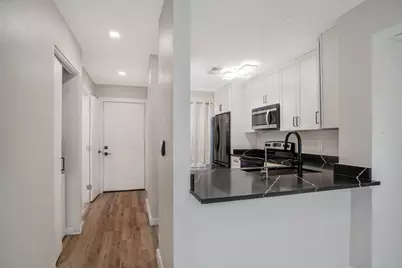 618 W Collins Street, Denton, TX 76201 - Photo 9