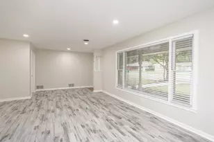 402 Melody Ln, Gainesville, TX 76240 - Photo 7