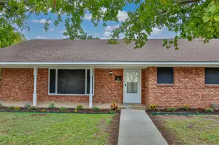 402 Melody Ln, Gainesville, TX 76240 - Photo 39