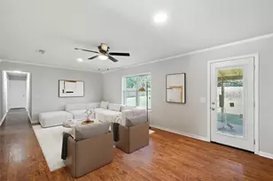 1028 Bryant St, Benbrook, TX 76126 - Photo 7