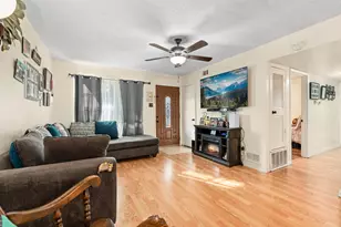 4312 Greenbriar Dr, Bellmead, TX 76705 - Photo 3