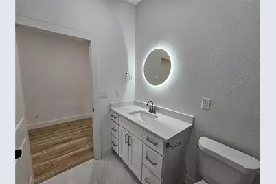 808 W 10th Street, Dallas, TX 75208 - Photo 13