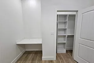 808 W 10th St, Dallas, TX 75208 - Photo 17