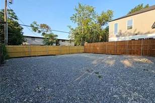 808 W 10th St, Dallas, TX 75208 - Photo 21
