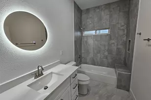 808 W 10th St, Dallas, TX 75208 - Photo 9