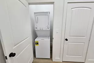 808 W 10th St, Dallas, TX 75208 - Photo 11