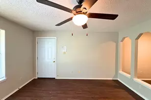 219 Fry St, Denton, TX 76201 - Photo 5