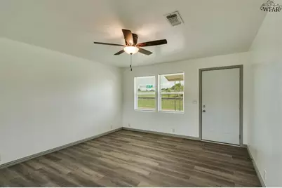 1600 Central Freeway, Wichita Falls, TX 76306 - Photo 3