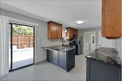 1023 Auburn Drive, Arlington, TX 76012 - Photo 13