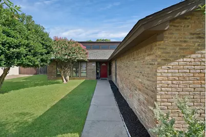 1023 Auburn Drive, Arlington, TX 76012 - Photo 5