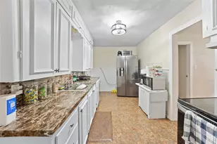 2628 Daisy Ln, Fort Worth, TX 76111 - Photo 7