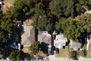 2628 Daisy Ln, Fort Worth, TX 76111 - Photo 3