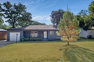 552 Norwood Dr, Hurst, TX 76053 - Photo 3