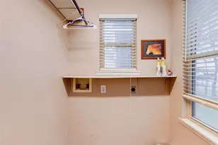 7201 Plover Cir, Fort Worth, TX 76135 - Photo 7