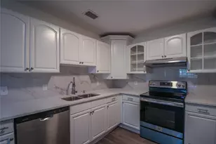 1313 S San Saba St, Grand Prairie, TX 75052 - Photo 5