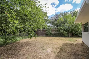 1313 S San Saba St, Grand Prairie, TX 75052 - Photo 19