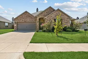 706 Buffalo Creek Dr, Cleburne, TX 76033 - Photo 1