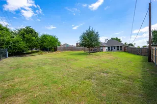 1528 Oak Tree Cir, Weatherford, TX 76086 - Photo 5