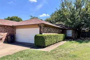 7554 Boxwood Ct, Fort Worth, TX 76133 - Photo 1