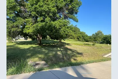 401 N Maxwell Creek Road, Murphy, TX 75094 - Photo 1