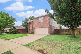 9600 Fox Hill Dr, Fort Worth, TX 76131 - Photo 3