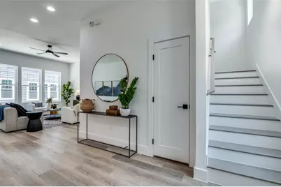 631 N Tyler Street #202, Dallas, TX 75208 - Photo 9