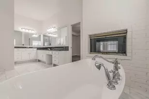 2414 Green Park Dr, Arlington, TX 76017 - Photo 25