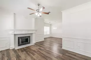 2414 Green Park Dr, Arlington, TX 76017 - Photo 5