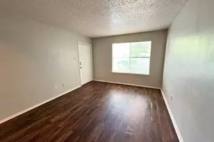 219 Fry St, Denton, TX 76201 - Photo 3