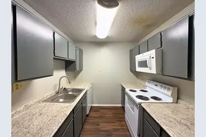 219 Fry Street #7, Denton, TX 76201 - Photo 7