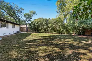 6611 Highgate Ln, Dallas, TX 75214 - Photo 25