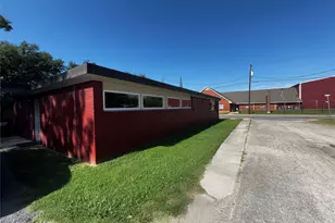 410 N Dixon, Gainesville, TX 76240 - Photo 1