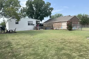 407 W Maple St, Celina, TX 75009 - Photo 23