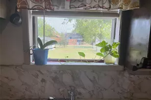 407 W Maple St, Celina, TX 75009 - Photo 11