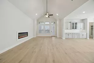 1016 Sunflower St, Crowley, TX 76036 - Photo 11