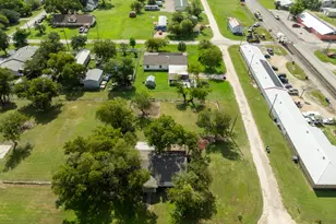 202 N Sycamore, Malone, TX 76660 - Photo 25