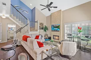 213 Cimarron Trail, Irving, TX 75063 - Photo 5