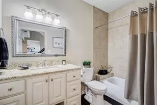 213 Cimarron Trail, Irving, TX 75063 - Photo 17