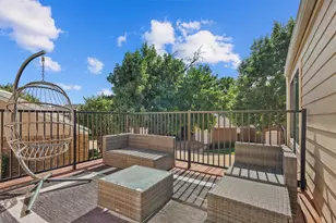 213 Cimarron Trail, Irving, TX 75063 - Photo 11