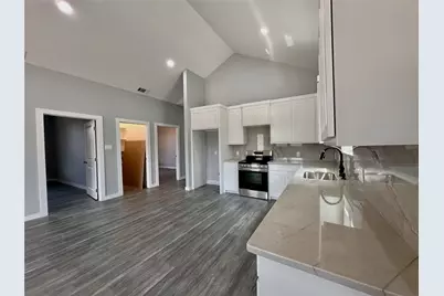 1007 E Broadway Street, Gainesville, TX 76240 - Photo 7