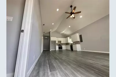 1007 E Broadway Street, Gainesville, TX 76240 - Photo 5